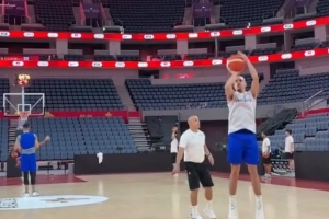 开云登录入口地址-即将与中国男篮热身！委内瑞拉男篮在杭州奥体中心进行适应性训练