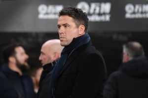 开云体育手机登录-欧文赞阿诺德:伤愈复出&逆足制胜球,写都写不出这种剧情