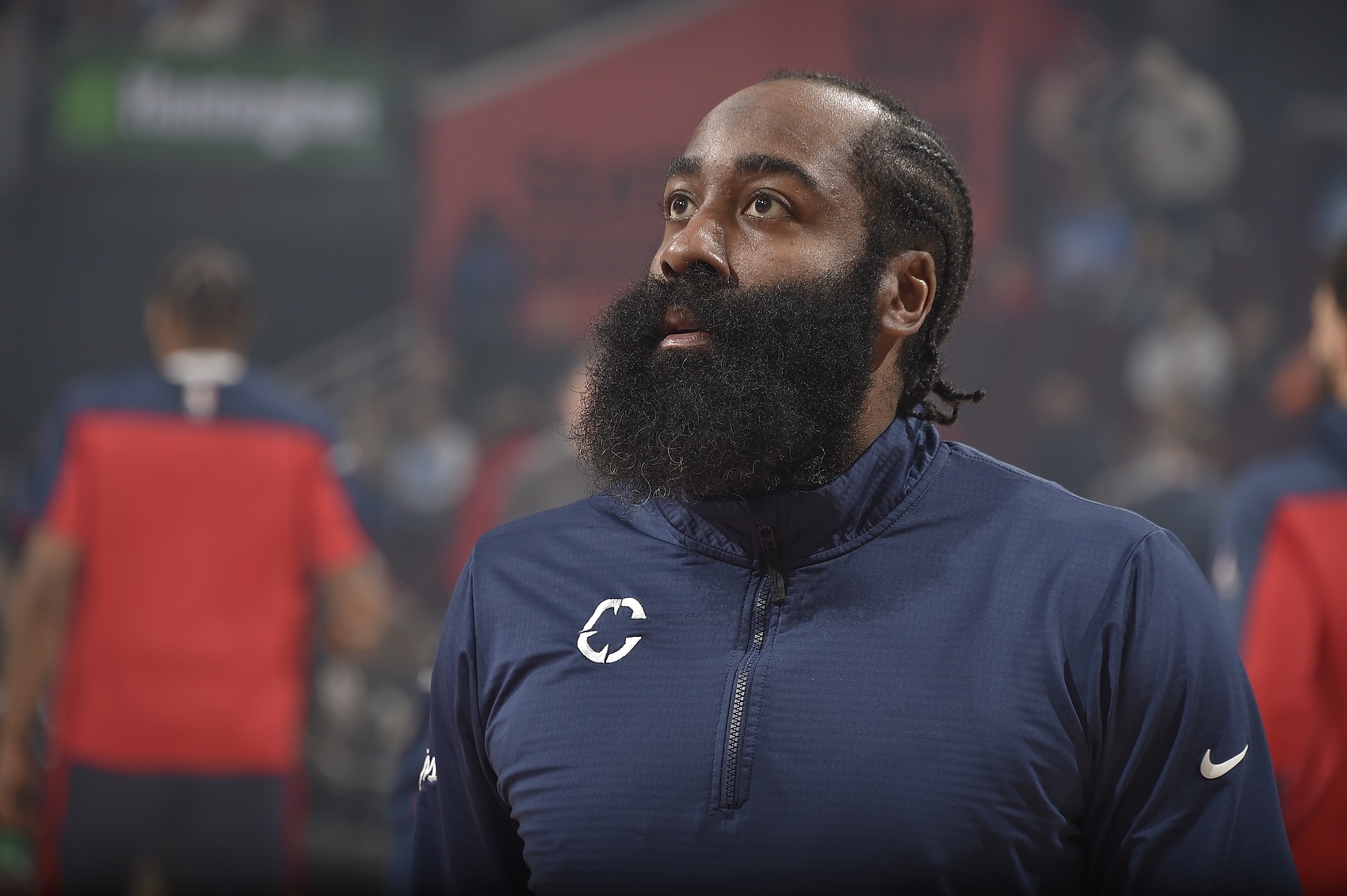 夸梅曝哈登休赛期沉溺烟酒派对，海外行径失当甚至入狱