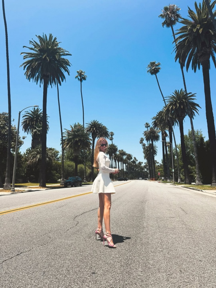 开云体育app-波兰铁锤戈塔特分享夫妻合影，透露即将迎来父亲新身份❤️🔥