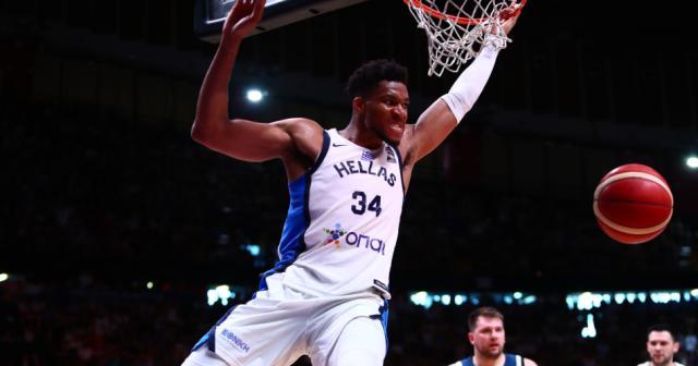 1720339129175040445.jpg 巨星对决字母哥送别东契奇,冲奥只差最后一步