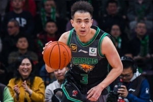 开云体育手机登录-里程碑！赵继伟CBA生涯总得分突破5000大关