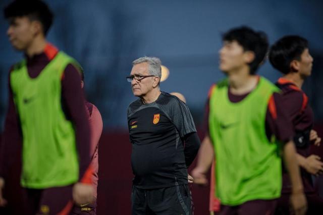 开云体育手机登录-中澳之战23人大名单：王钰栋塞鸟在列 高准翼缺席