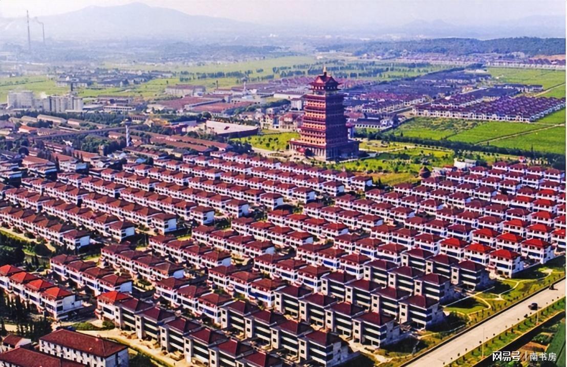 开云体育app-2008年北京奥运前夕，有关单位给华国锋门票，华：我老了，不去了