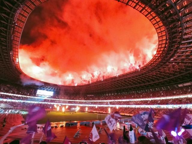 开云登录入口地址-周末的东京国立球场:50994人围观1500发烟花齐射