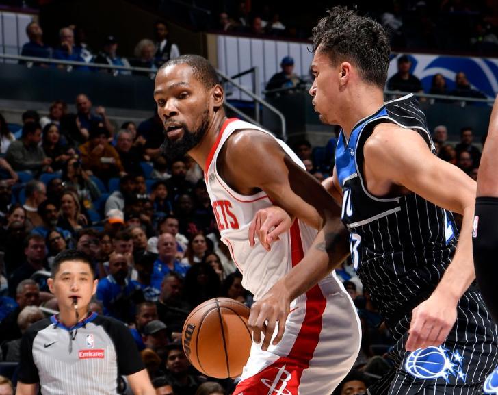 开云体育官网登录-爆砍35分！狂轰40分，全联盟都质疑你老了，你却逆天改命要冲冠了