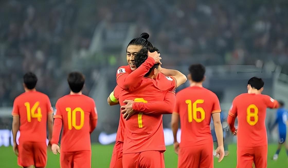 开云体育网页版-邵佳一现身河南与玉昆的比赛！三位球员或进入考察名单，引发热议