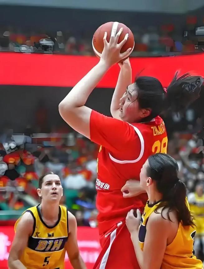 开云体育手机登录-长得高有啥用？全场只得4分，苏群吐槽：跟现代篮球节奏比较脱节