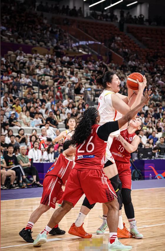 开云体育手机登录-长得高有啥用？全场只得4分，苏群吐槽：跟现代篮球节奏比较脱节