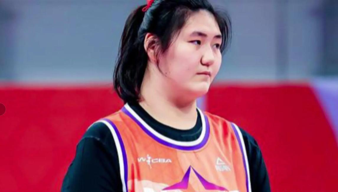 开云体育手机登录-长得高有啥用？全场只得4分，苏群吐槽：跟现代篮球节奏比较脱节