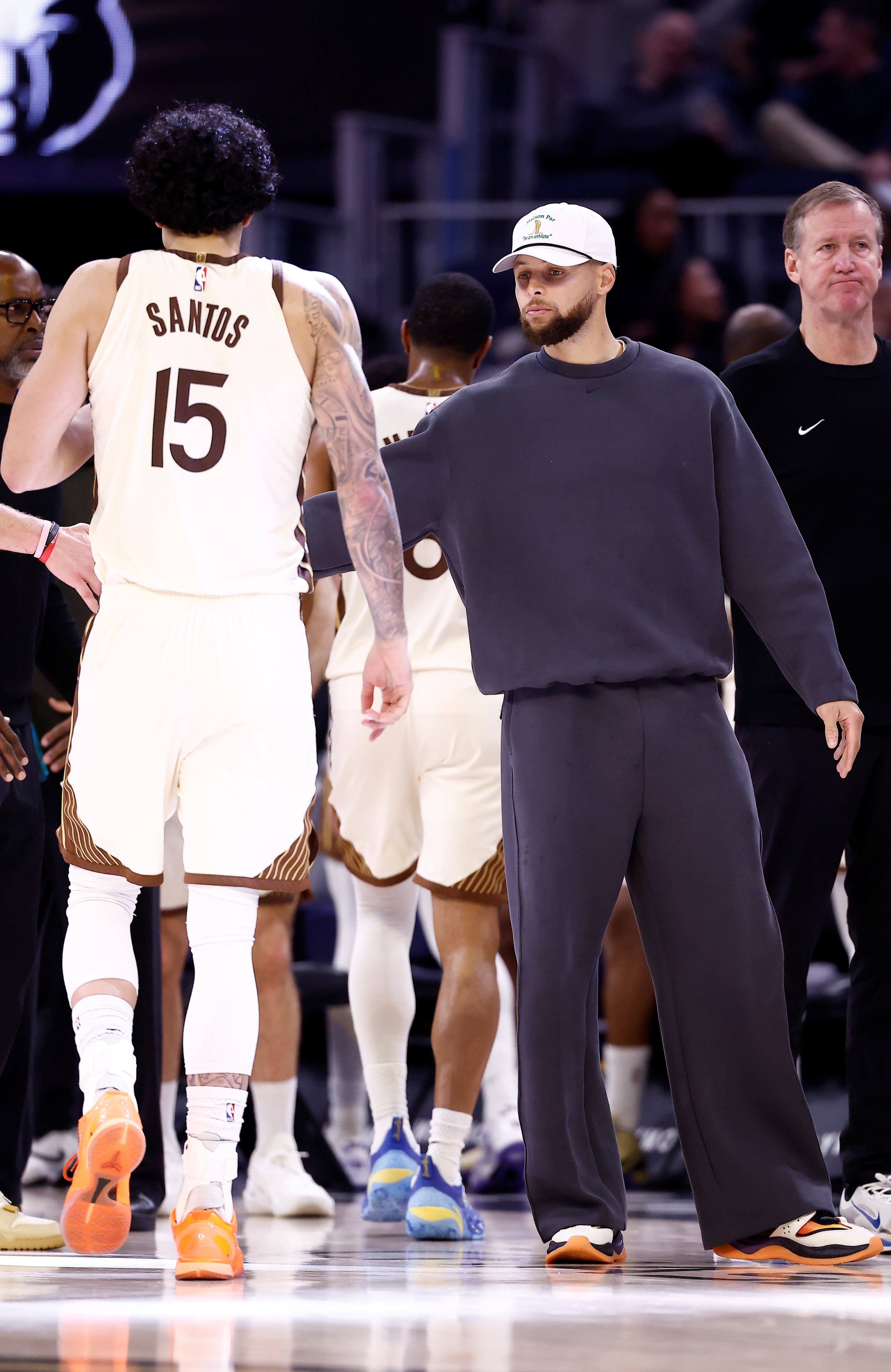 开云体育注册入口-勇士让库里小伤大养&amp;直接报销是对的 这赛季唯一重要的是抽乐透签