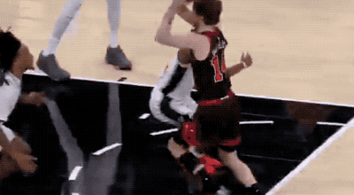 开云电子-都说别惹！8分钟双10！41+16+4+3帽！上场时间够了你们真顶不住啊|马刺|文班|MVP|圣安东尼奥马刺队|俄克拉荷马雷霆队_新浪体育_新浪新闻