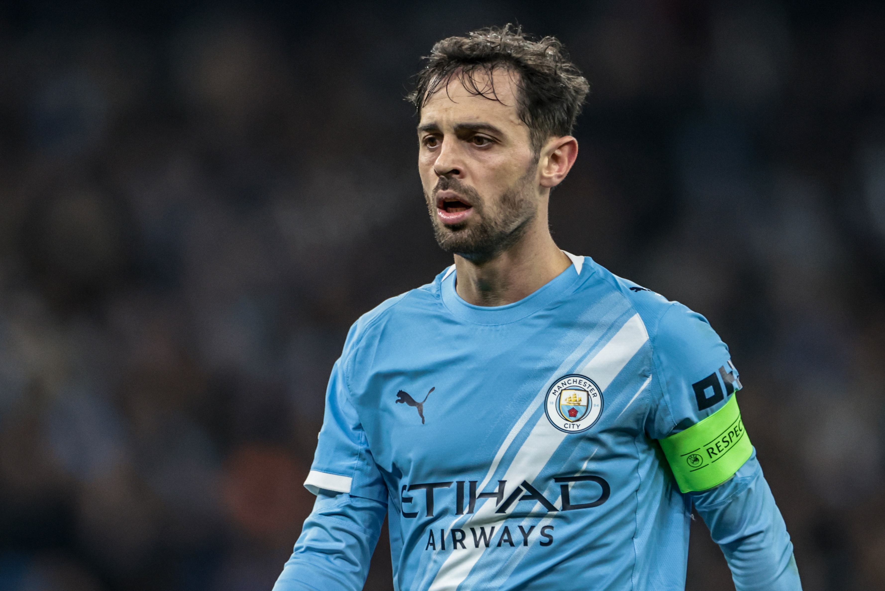 开云电子-英媒：B席受到巴黎关注，斯通斯预计也将于今夏离开曼城