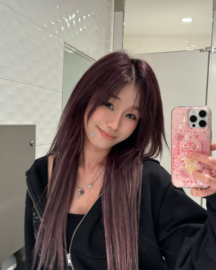 开云体育app-评论区炸了！美女网红晒与克莱合影 本人疑对后者分手风波不知情